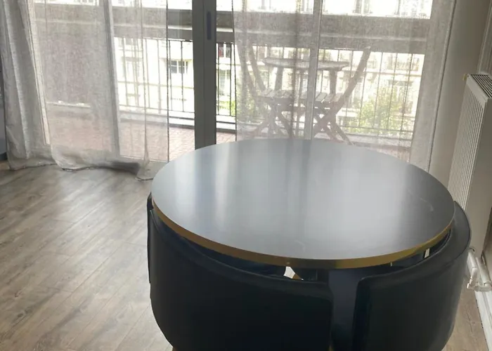 A Deux Pas Des Champs Elysees *