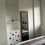 Apartament A Deux Pas Des Champs Elysees Paryż