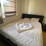 Apartament A Deux Pas Des Champs Elysees Paryż